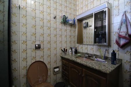 Apartamento à venda com 76m², 2 quartos e 1 vagaBanheiro