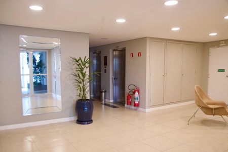 Apartamento à venda com 80m², 1 quarto e 2 vagas Apartamento à venda com 80m², 1 quarto e 2 vagasHall