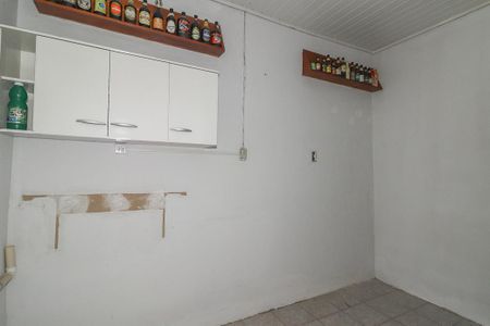 Sala 3 / Fundos de casa à venda com 2 quartos, 130m² em Jardim Carvalho, Porto Alegre
