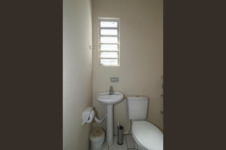 Casa à venda com 130m², 2 quartos e 1 vagaBanheiro 3 / Fundos