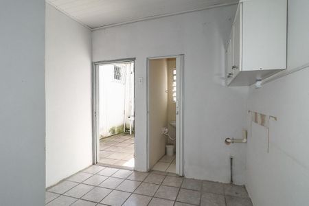 Sala 3 / Fundos de casa à venda com 2 quartos, 130m² em Jardim Carvalho, Porto Alegre
