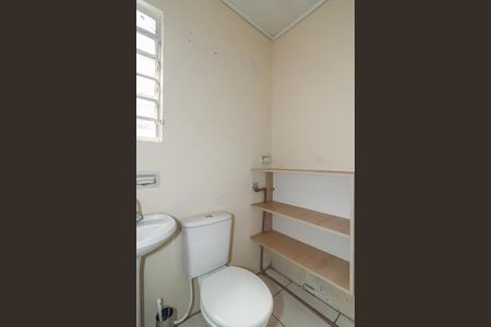 Casa à venda com 130m², 2 quartos e 1 vagaBanheiro 3 / Fundos
