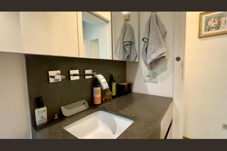 Apartamento à venda com 46m², 1 quarto e 1 vaga Apartamento à venda com 46m², 1 quarto e 1 vagaBanheiro