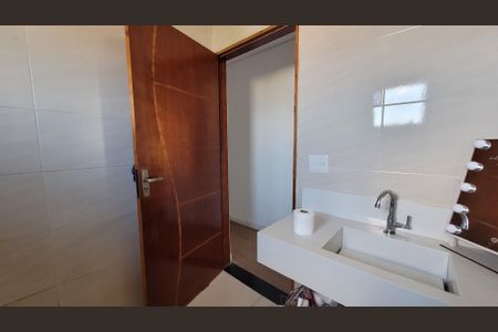 Casa para alugar com 280m², 3 quartos e 2 vagasBanheiro - Piso superior