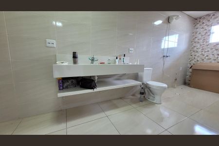 Casa para alugar com 280m², 3 quartos e 2 vagasBanheiro - Suite