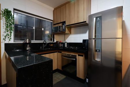 Casa à venda com 91m², 2 quartos e 3 vagas Casa à venda com 91m², 2 quartos e 3 vagasCozinha