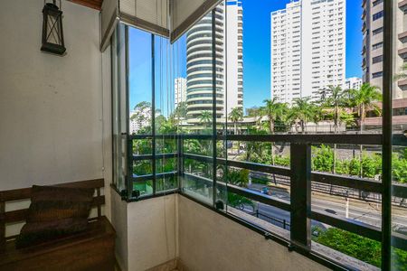 Apartamento à venda com 82m², 3 quartos e 2 vagasVaranda