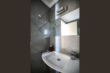 Apartamento à venda com 82m², 3 quartos e 2 vagasChuveiro do Banheiro 