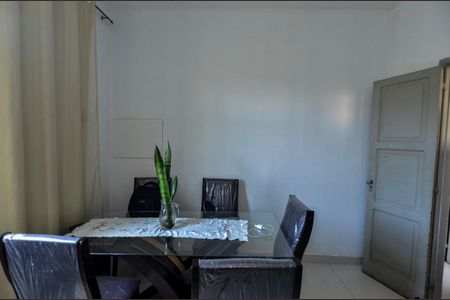 Casa à venda com 60m², 3 quartos e sem vaga Casa à venda com 60m², 3 quartos e sem vagaQuarto 1