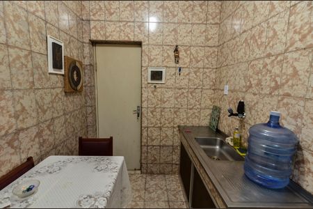 Casa à venda com 60m², 3 quartos e sem vaga Casa à venda com 60m², 3 quartos e sem vagaCozinha