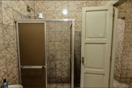 Casa à venda com 60m², 3 quartos e sem vaga Casa à venda com 60m², 3 quartos e sem vagaBanheiro