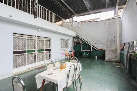 Casa à venda com 336m², 4 quartos e 5 vagasVaranda