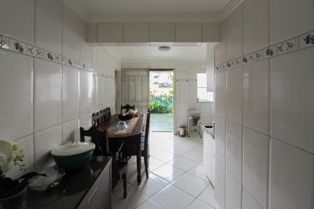 Casa à venda com 336m², 4 quartos e 5 vagasCozinha