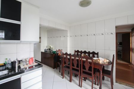 Casa à venda com 336m², 4 quartos e 5 vagasCozinha