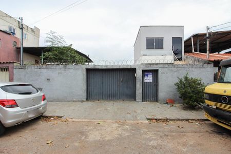Casa à venda com 336m², 4 quartos e 5 vagasFachada