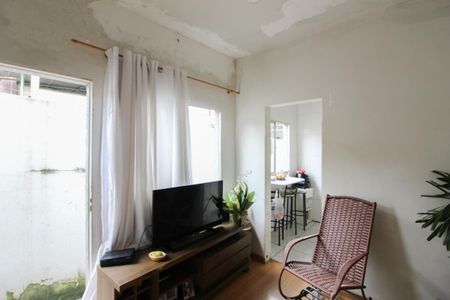 Casa à venda com 336m², 4 quartos e 5 vagasCasa 2