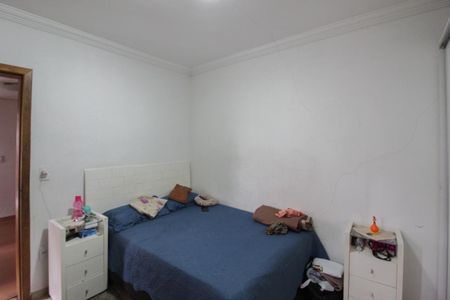 Casa à venda com 336m², 4 quartos e 5 vagasQuarto 2