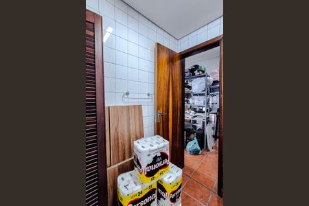 Casa à venda com 300m², 3 quartos e 6 vagasBanheiro