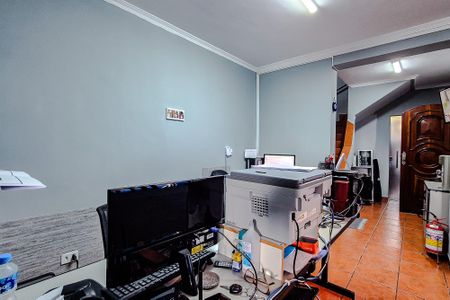 Casa à venda com 300m², 3 quartos e 6 vagasEscritório
