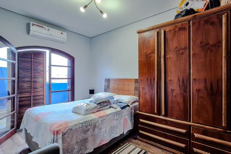 Casa à venda com 300m², 3 quartos e 6 vagasQuarto 1 - Suíte