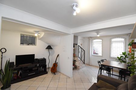 Casa para alugar com 80m², 3 quartos e 1 vagaSala