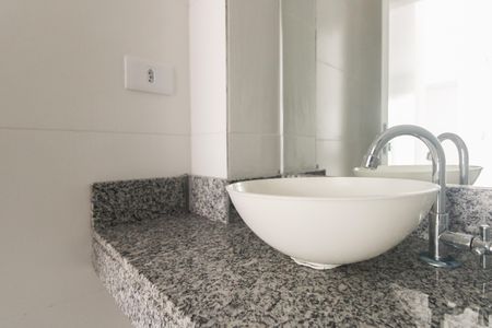 Apartamento à venda com 33m², 2 quartos e sem vaga Apartamento à venda com 33m², 2 quartos e sem vagaBanheiro