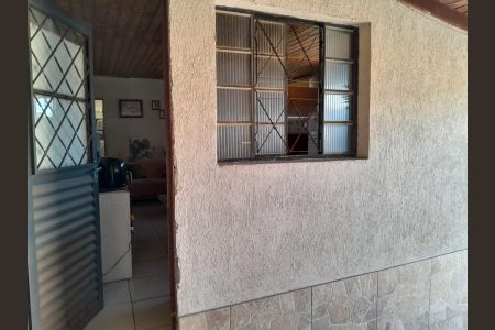 Casa à venda com 80m², 3 quartos e 1 vaga
