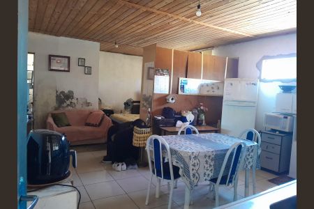 Casa à venda com 3 quartos, 80m² em Campo Novo, Porto Alegre