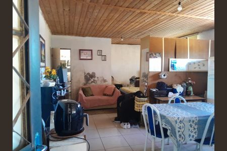 Casa à venda com 3 quartos, 80m² em Campo Novo, Porto Alegre