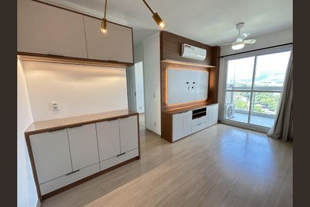 Sala de apartamento para alugar com 2 quartos, 56m² em Marechal Hermes, Rio de Janeiro