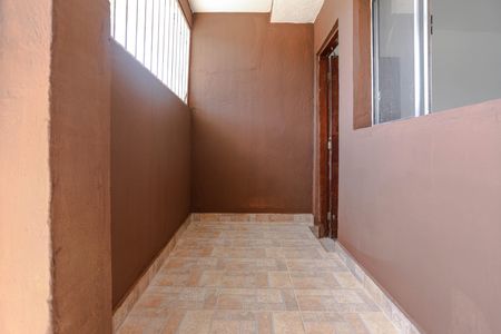 Entrada de casa para alugar com 1 quarto, 70m² em Jundiapeba, Mogi das Cruzes