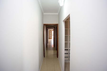 Casa para alugar com 263m², 3 quartos e 2 vagasCorredor