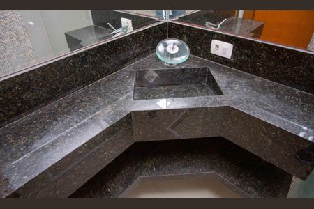 Casa para alugar com 263m², 3 quartos e 2 vagasBanheiro 1