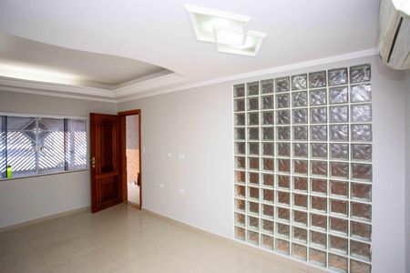 Casa para alugar com 263m², 3 quartos e 2 vagasSala de TV