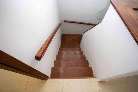 Casa para alugar com 263m², 3 quartos e 2 vagasEscada