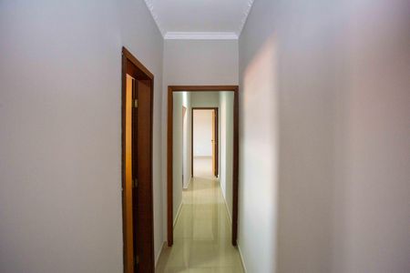 Casa para alugar com 263m², 3 quartos e 2 vagasCorredor