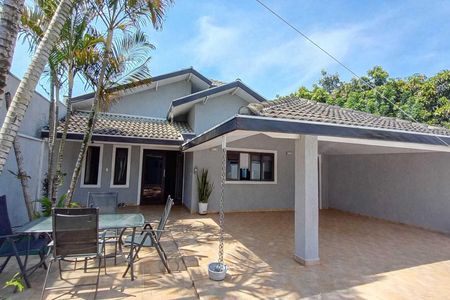 Casa para alugar com 130m², 3 quartos e 2 vagasÁrea externa