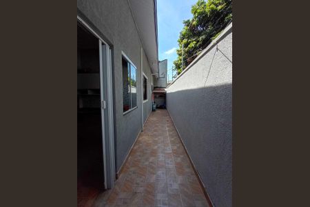 Casa para alugar com 130m², 3 quartos e 2 vagasCorredor