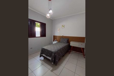 Casa para alugar com 130m², 3 quartos e 2 vagasQuarto