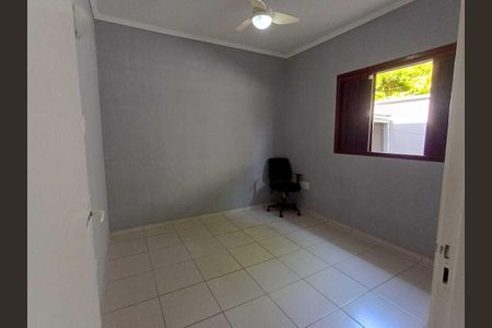 Casa para alugar com 130m², 3 quartos e 2 vagasQuarto