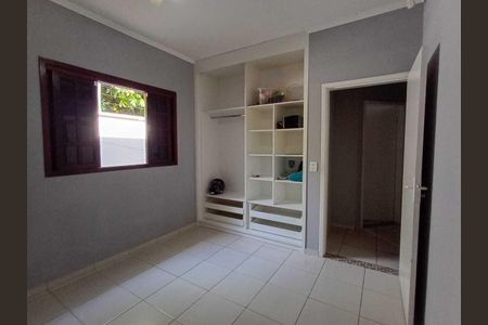 Casa para alugar com 130m², 3 quartos e 2 vagasQuarto