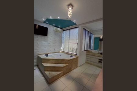 Banheiro de casa para alugar com 3 quartos, 130m² em Loteamento Villa Branca, Jacareí