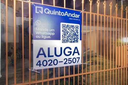 Casa para alugar com 131m², 3 quartos e 2 vagas Casa para alugar com 131m², 3 quartos e 2 vagasFachada