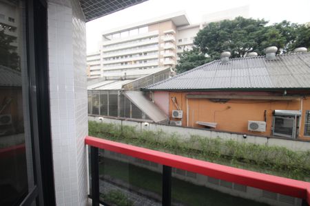 Apartamento à venda com 94m², 4 quartos e 2 vagasSala - Varanda