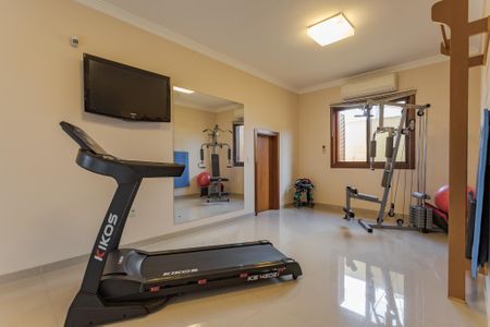 Casa à venda com 250m², 5 quartos e 4 vagasAcademia