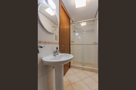 Casa à venda com 250m², 5 quartos e 4 vagasCozinha e Área de Serviço