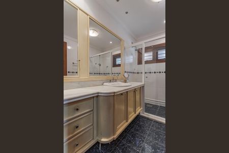 Casa à venda com 250m², 5 quartos e 4 vagasBanheiro