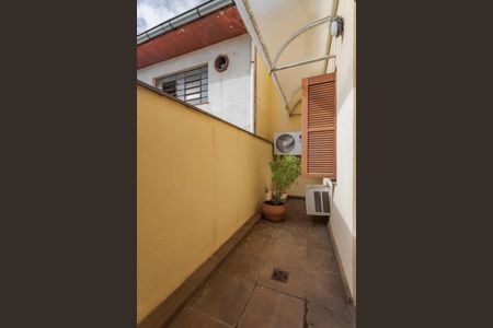 Sala de casa à venda com 5 quartos, 250m² em Três Figueiras, Porto Alegre