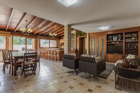 Casa à venda com 250m², 5 quartos e 4 vagasEspaço Gourmet