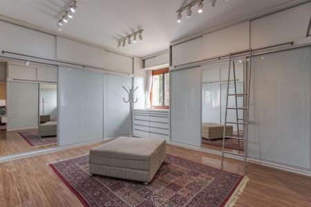 Casa à venda com 250m², 5 quartos e 4 vagasSuíte 1